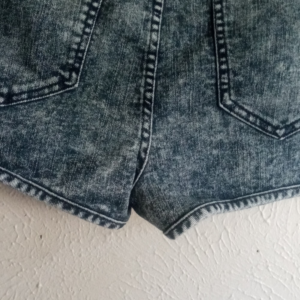 Forever 21 premium Denim Shorts - Picture 7 of 8